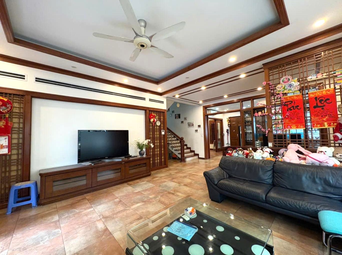 CỰC HIẾM ! BÁN BIỆT THỰ VƯỜN ĐÀO - LẠC LONG QUÂN SIÊU VIP 232M2 - 15M MẶT TIỀN - 6 TẦNG THANG MÁY - HÀNG XÓM LOTTE!